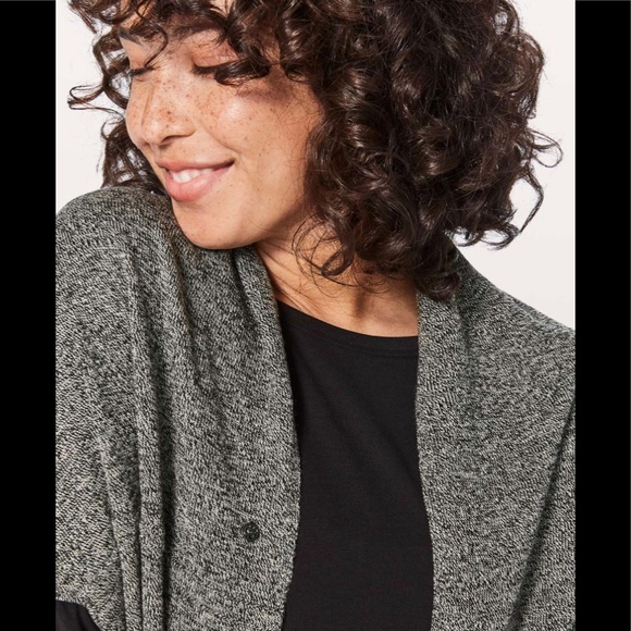 NWT Lululemon Live Freely Wrap - Gray Merino Wool - Picture 4 of 7